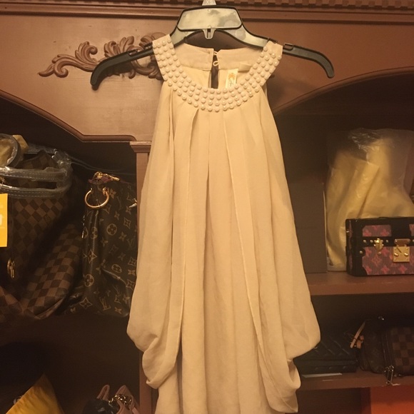 Cute pearl shirt for best offer - Picture 3 of 4